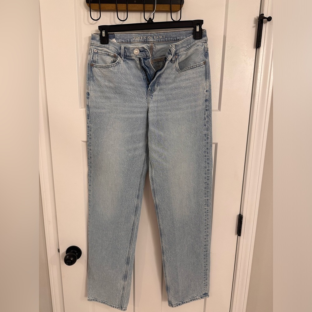 AE STRETCH HIGH-WAISTED STRAIGHT JEAN